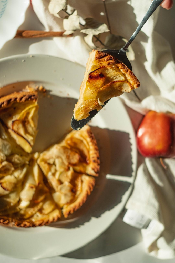 apple picking and pie making for frugal, fall fun